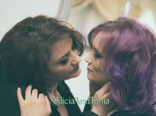 AliciaAndTonia