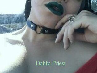 Dahlia_Priest
