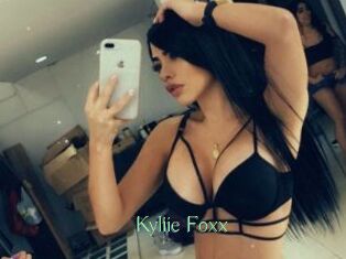 Kyliie_Foxx