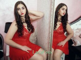 LarraFoxx