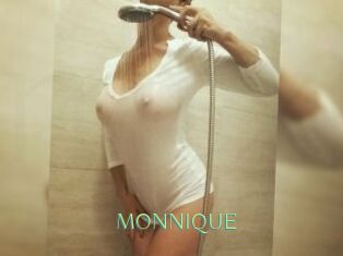 MONNIQUE_