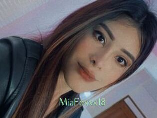 MiaFoxxx18