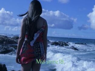 Mia_stone18