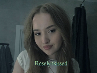 Roselynkissed