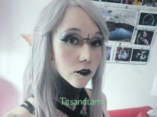 Titsandtarot